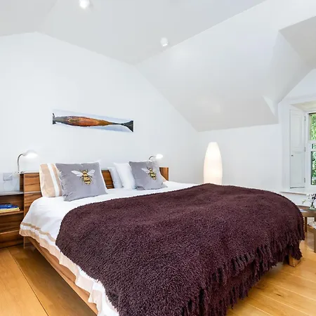 Ld1000 ,lough Dan Bed & Breakfast